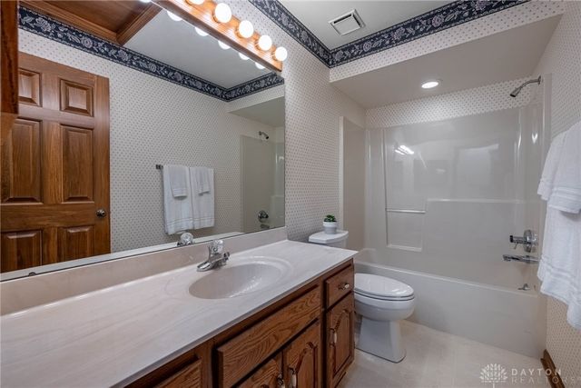 2592 Vienna Estates Drive, Miami Twp, OH 45459