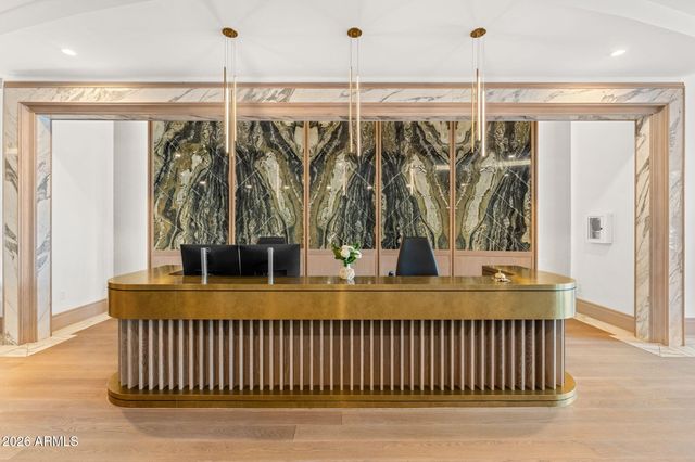 4240 E CAMELBACK Road 203, Phoenix, AZ 85018