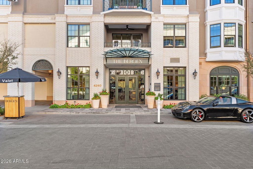 4240 E CAMELBACK Road 203, Phoenix, AZ 85018