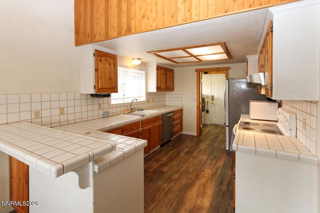 16 Mesa Drive, Smith Valley, NV 89444