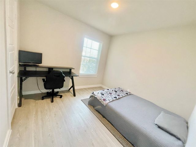 26544 Eternal Drive, La Marque, TX 77568