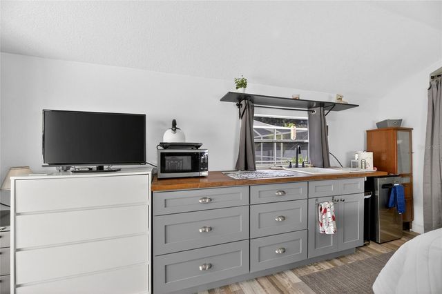 926 HILLGROVE LANE, Auburndale, FL 33823