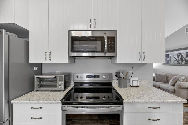 926 HILLGROVE LANE, Auburndale, FL 33823