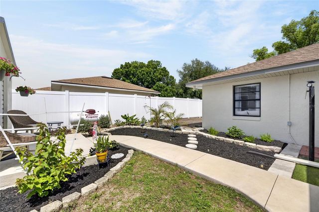 926 HILLGROVE LANE, Auburndale, FL 33823