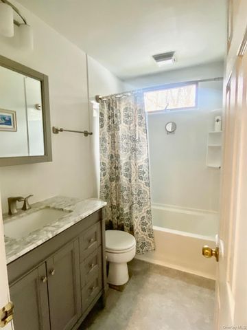 171 Pauline Street, Holbrook, NY 11741