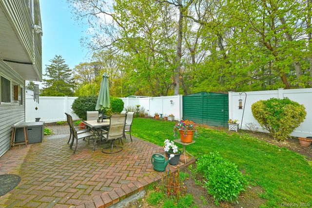 171 Pauline Street, Holbrook, NY 11741