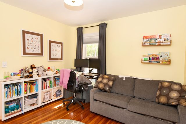 16 Cambridge Terr 2, Cambridge, MA 02140