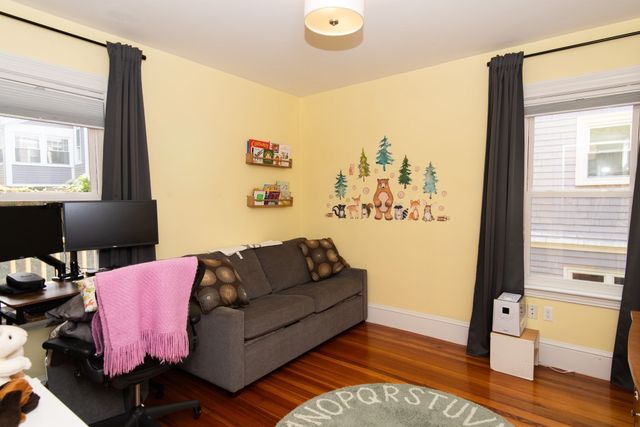 16 Cambridge Terr 2, Cambridge, MA 02140