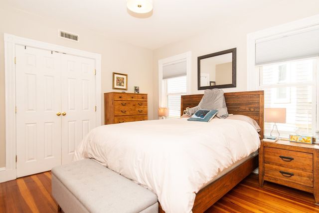 16 Cambridge Terr 2, Cambridge, MA 02140