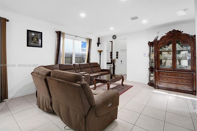 1382 SE 26th Road, Homestead, FL 33035