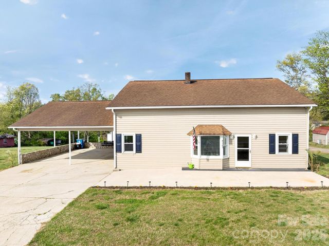 4163 Horseshoe Bend Road, Hudson, NC 28638