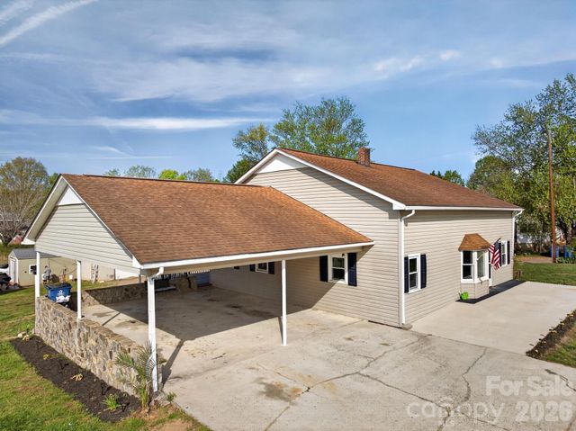 4163 Horseshoe Bend Road, Hudson, NC 28638