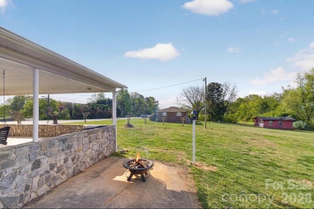 4163 Horseshoe Bend Road, Hudson, NC 28638
