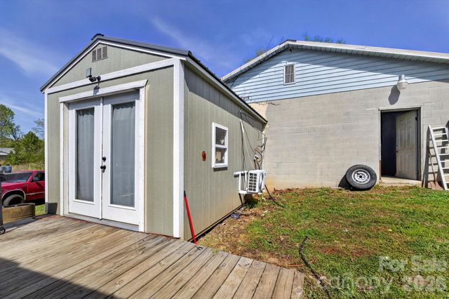 4163 Horseshoe Bend Road, Hudson, NC 28638