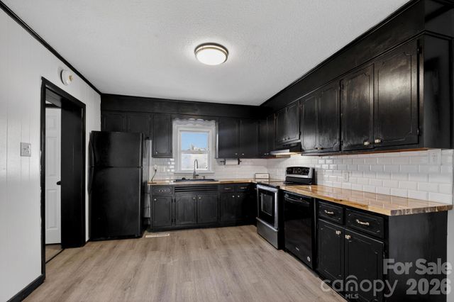 4163 Horseshoe Bend Road, Hudson, NC 28638