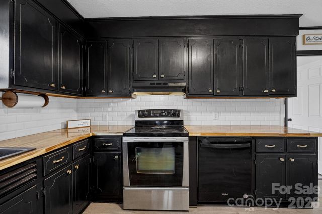 4163 Horseshoe Bend Road, Hudson, NC 28638