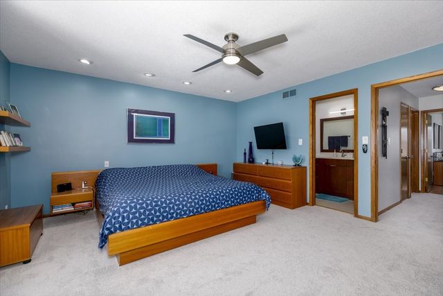 1448 NW 90th Street, Clive, IA 50325