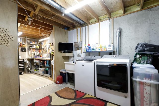 1448 NW 90th Street, Clive, IA 50325