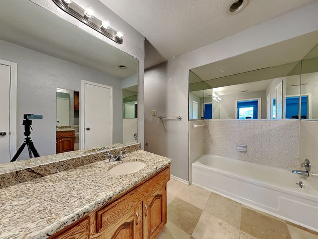 1920 Oakbluff Drive, Carrollton, TX 75007