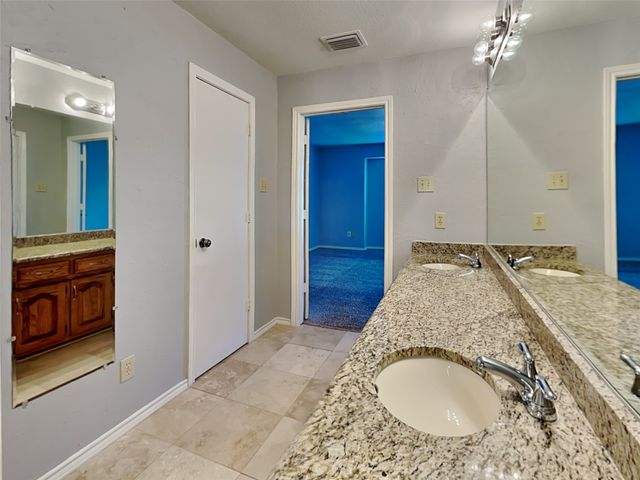 1920 Oakbluff Drive, Carrollton, TX 75007