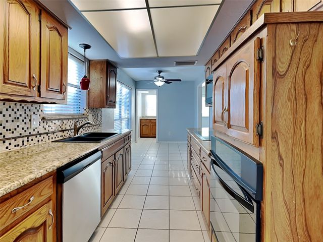 1920 Oakbluff Drive, Carrollton, TX 75007