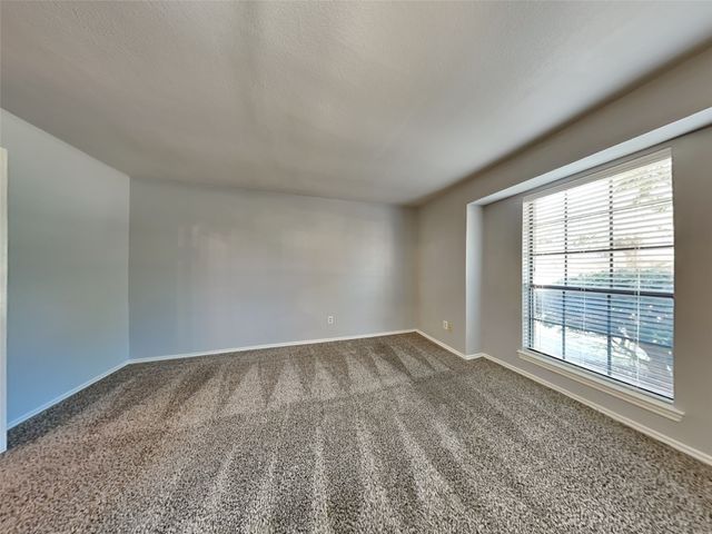 1920 Oakbluff Drive, Carrollton, TX 75007