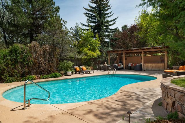 515-519 Camino Del Monte Sol, Santa Fe, NM 87505