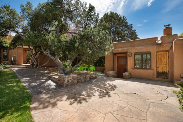 515-519 Camino Del Monte Sol, Santa Fe, NM 87505