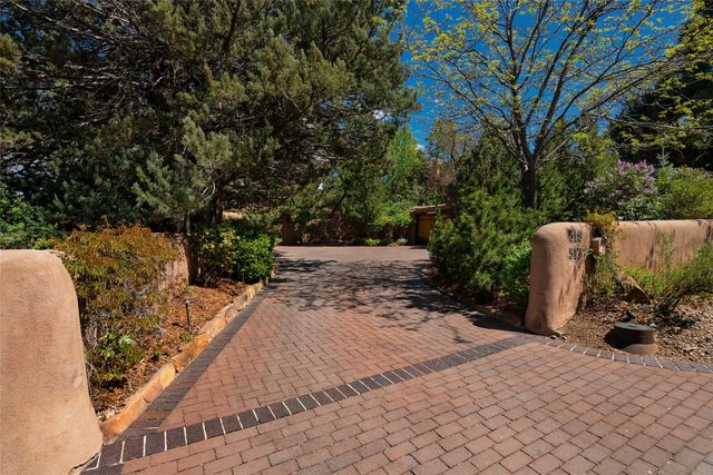 515-519 Camino Del Monte Sol, Santa Fe, NM 87505