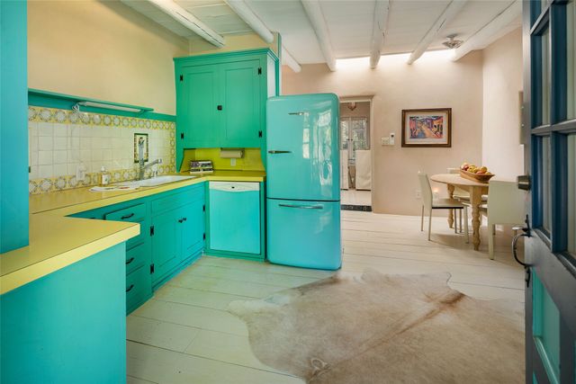 515-519 Camino Del Monte Sol, Santa Fe, NM 87505