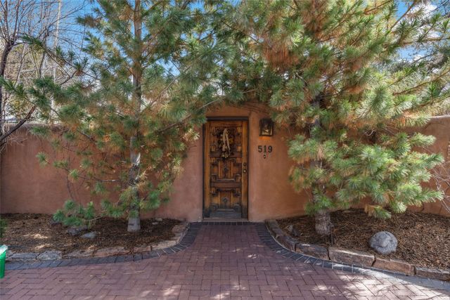 515-519 Camino Del Monte Sol, Santa Fe, NM 87505
