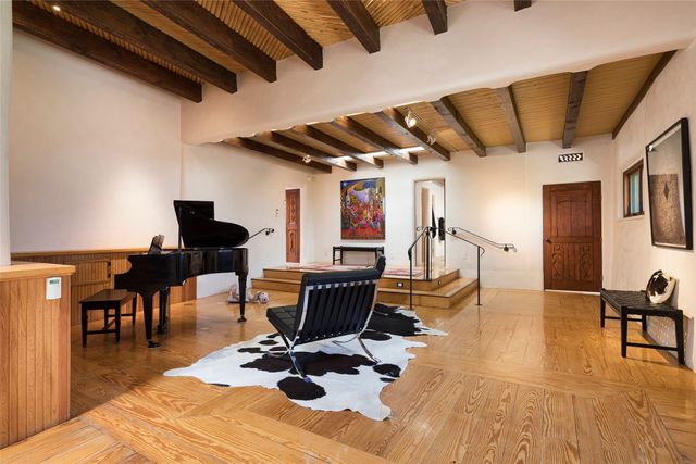 515-519 Camino Del Monte Sol, Santa Fe, NM 87505