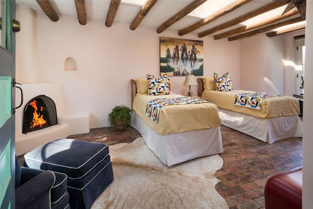 515-519 Camino Del Monte Sol, Santa Fe, NM 87505