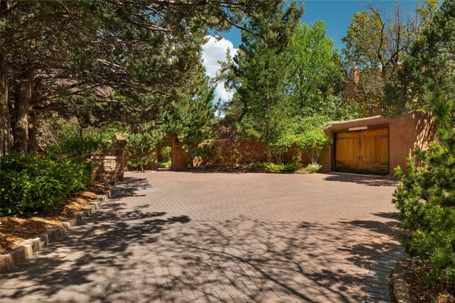 515-519 Camino Del Monte Sol, Santa Fe, NM 87505