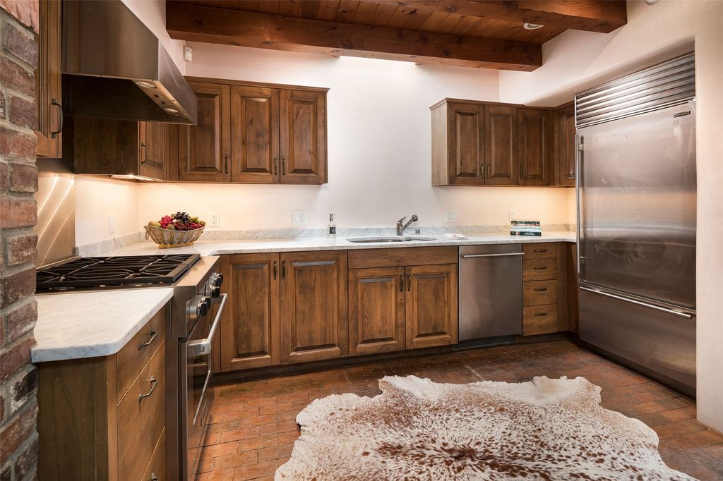 Image 38 of property listing at 515-519 Camino Del Monte Sol, Santa Fe, NM 87505