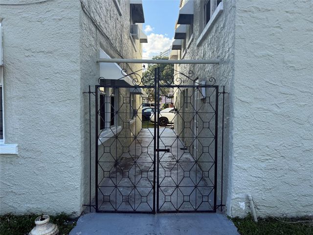 216 S 16th Avenue 7, Hollywood, FL 33020