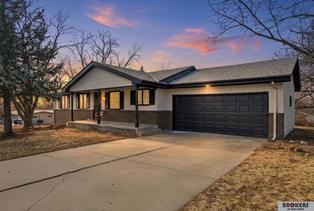 5341 Salt Valley View, Lincoln, NE 68512