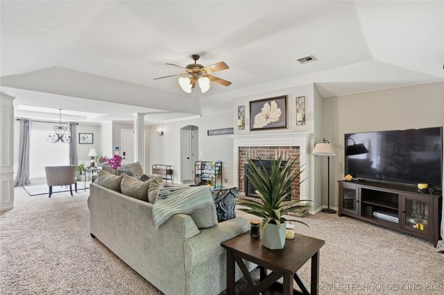 1716 S Juniper Avenue, Broken Arrow, OK 74012