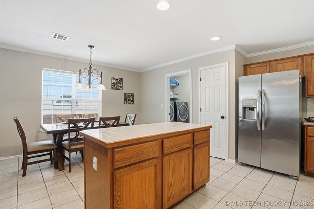 1716 S Juniper Avenue, Broken Arrow, OK 74012