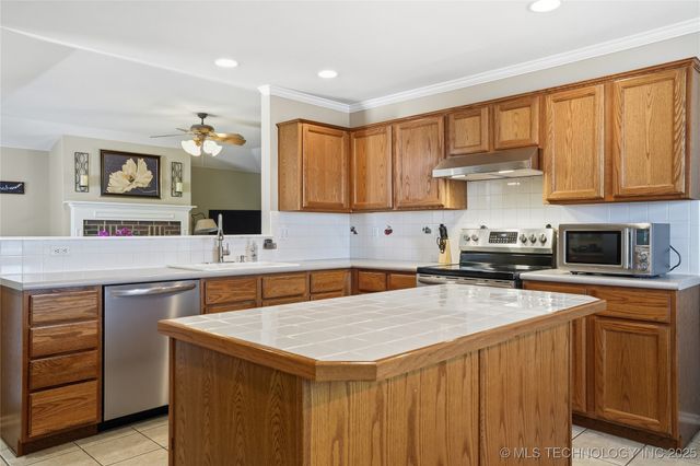 1716 S Juniper Avenue, Broken Arrow, OK 74012