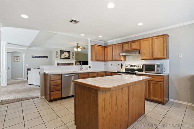 1716 S Juniper Avenue, Broken Arrow, OK 74012