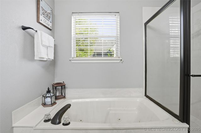 1716 S Juniper Avenue, Broken Arrow, OK 74012