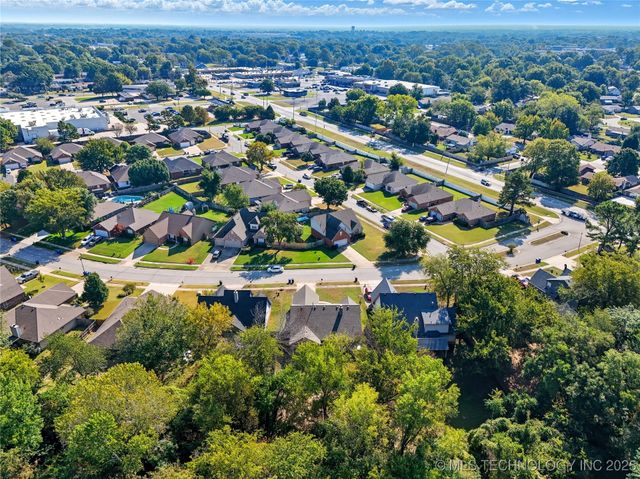 1716 S Juniper Avenue, Broken Arrow, OK 74012