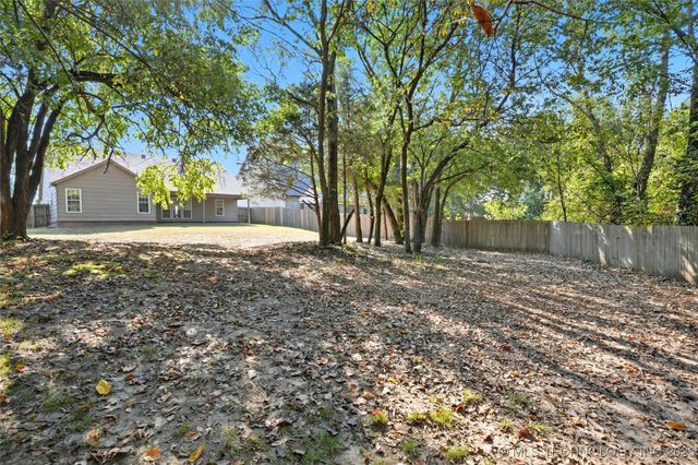 1716 S Juniper Avenue, Broken Arrow, OK 74012