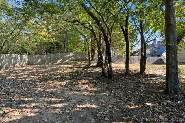 1716 S Juniper Avenue, Broken Arrow, OK 74012