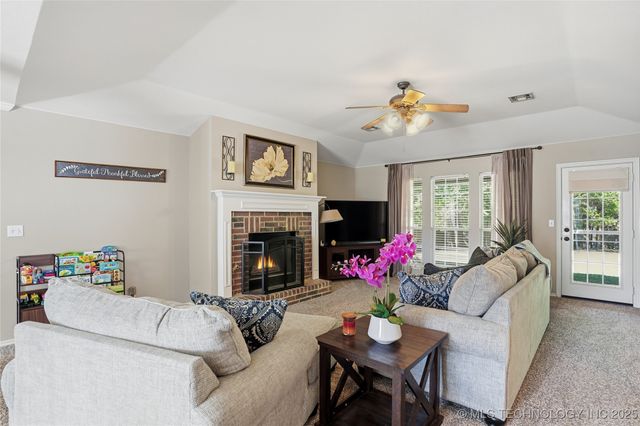 1716 S Juniper Avenue, Broken Arrow, OK 74012