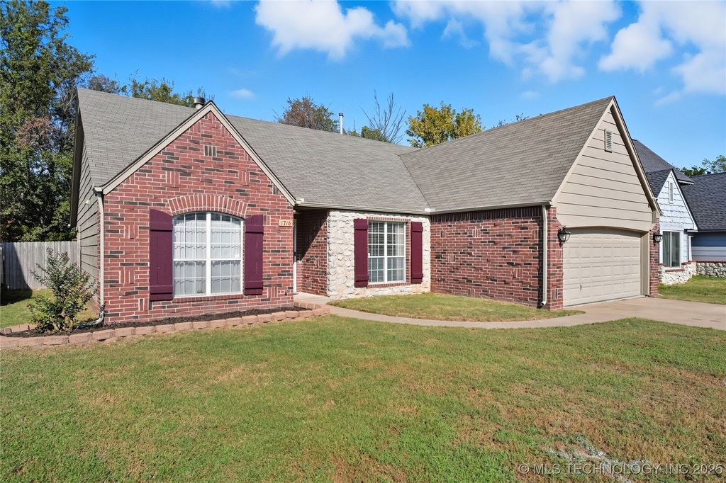 1716 S Juniper Avenue, Broken Arrow, OK 74012