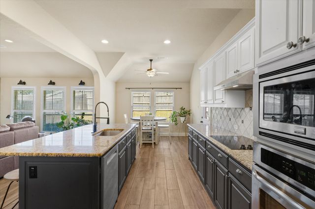 6041 Park View Drive, Midlothian, TX 76065