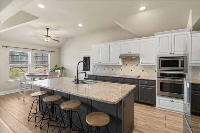6041 Park View Drive, Midlothian, TX 76065