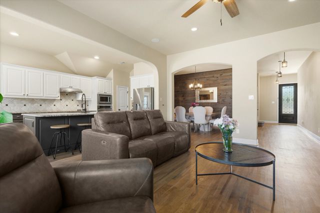 6041 Park View Drive, Midlothian, TX 76065